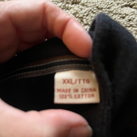 Tommy Bahama men’s quarter zip up sweater, Black with One minute workout on back - Picture 7 of 8